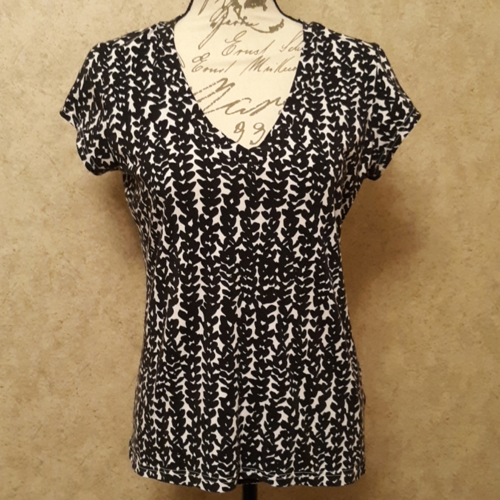 Apostrophe nice ladies top. L/G